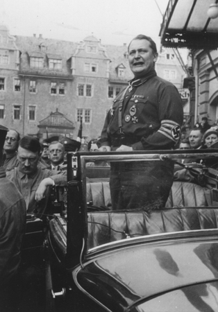 Herman Göring gives a street speech in Weimar